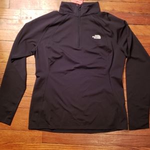 Northface NWT 1/4 zip pullover medium